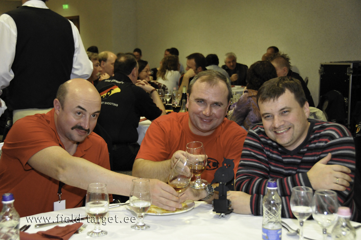 Venelased autasustamisgaalal hotellis Divinius